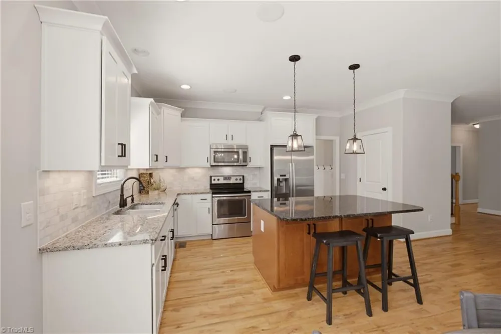 5612 Crooked Oak Drive Summerfield, NC 27358
