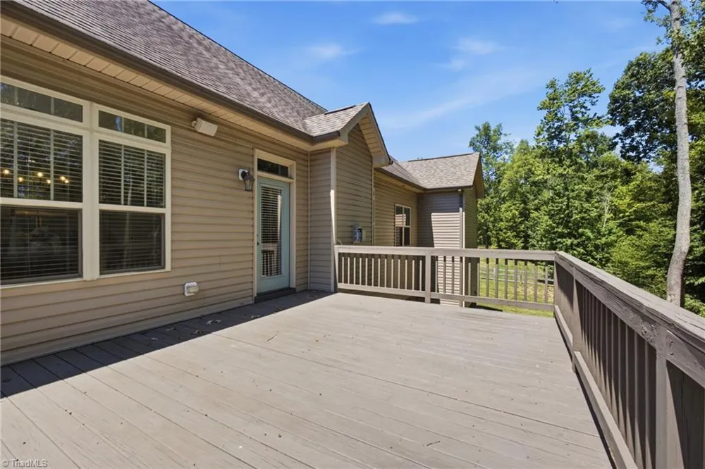 5612 Crooked Oak Drive Summerfield, NC 27358