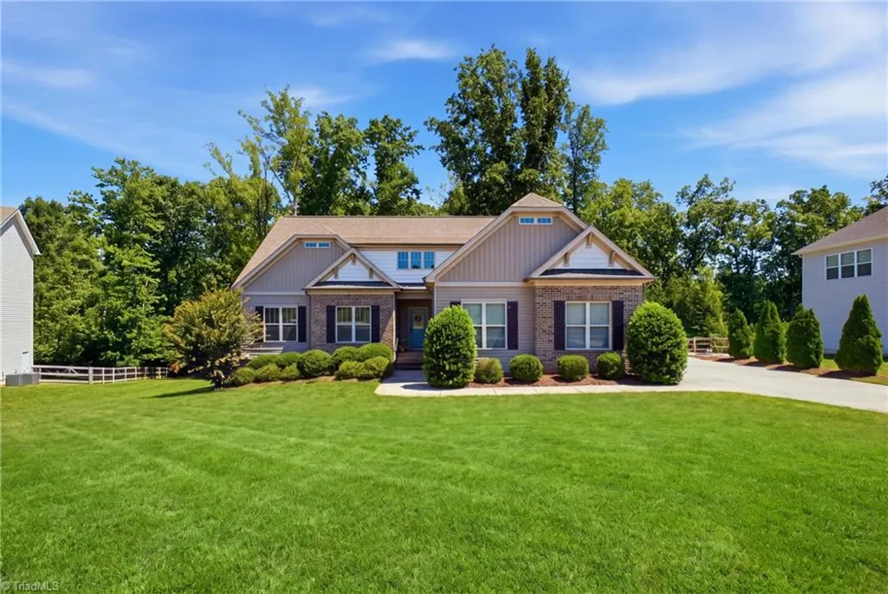 5612 Crooked Oak Drive Summerfield, NC 27358