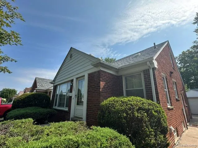 9996 Inkster Road Redford Charter Township, MI 48239