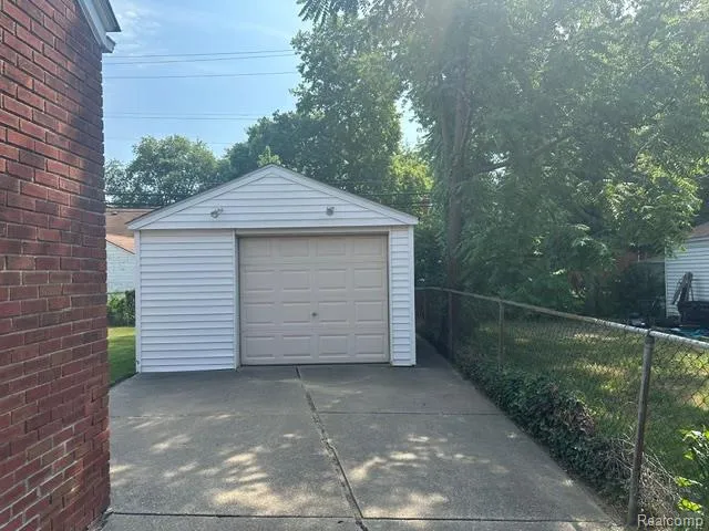 9996 Inkster Road Redford Charter Township, MI 48239