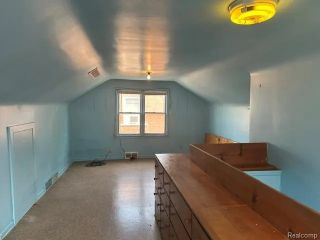 9996 Inkster Road Redford Charter Township, MI 48239