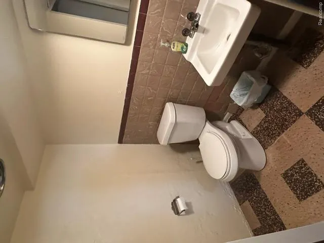 9996 Inkster Road Redford Charter Township, MI 48239