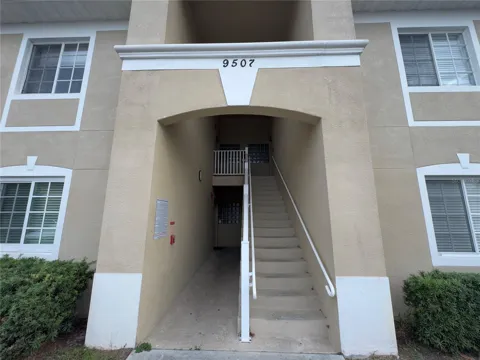 9507 AMBERDALE COURT #201