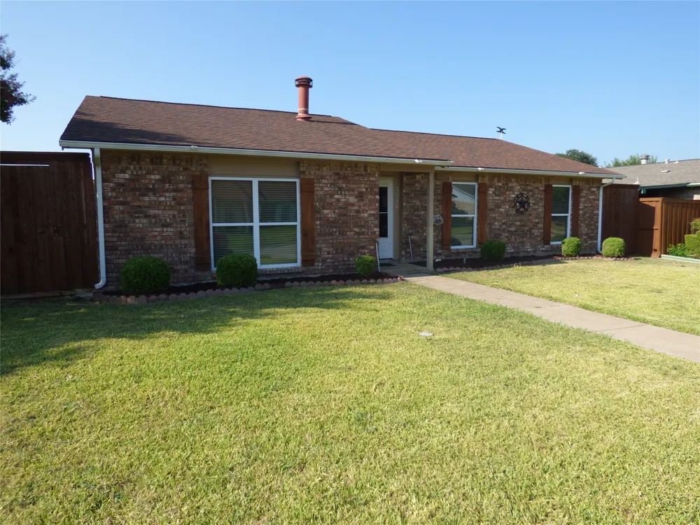 5016 Roberts Drive The Colony, TX 75056