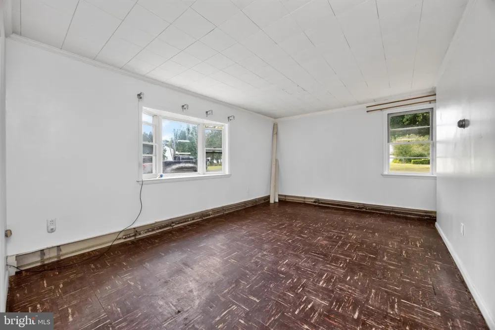 2114 STORE ROAD Skippack, PA 19474