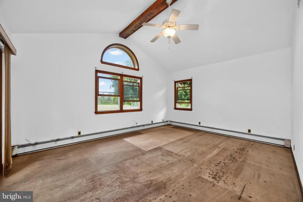 2114 STORE ROAD Skippack, PA 19474