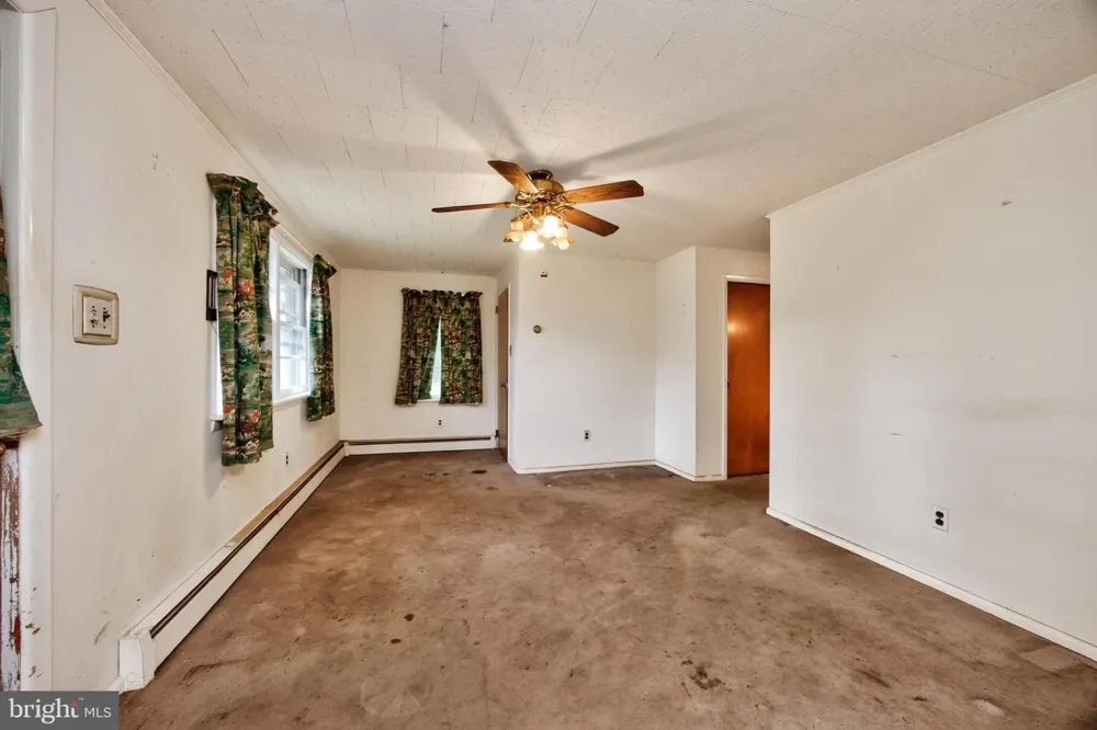 2114 STORE ROAD Skippack, PA 19474