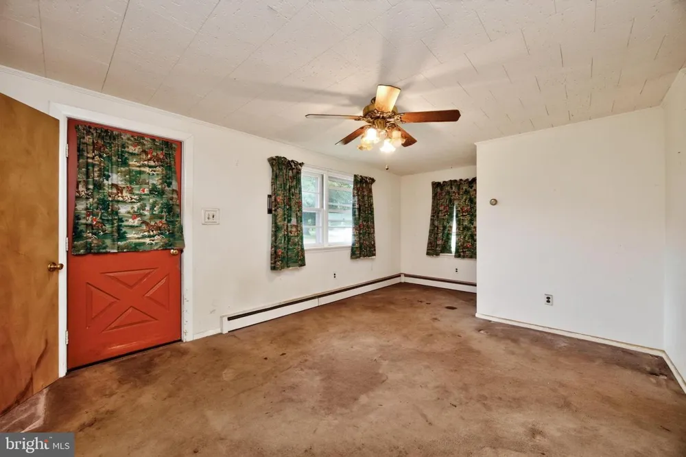 2114 STORE ROAD Skippack, PA 19474
