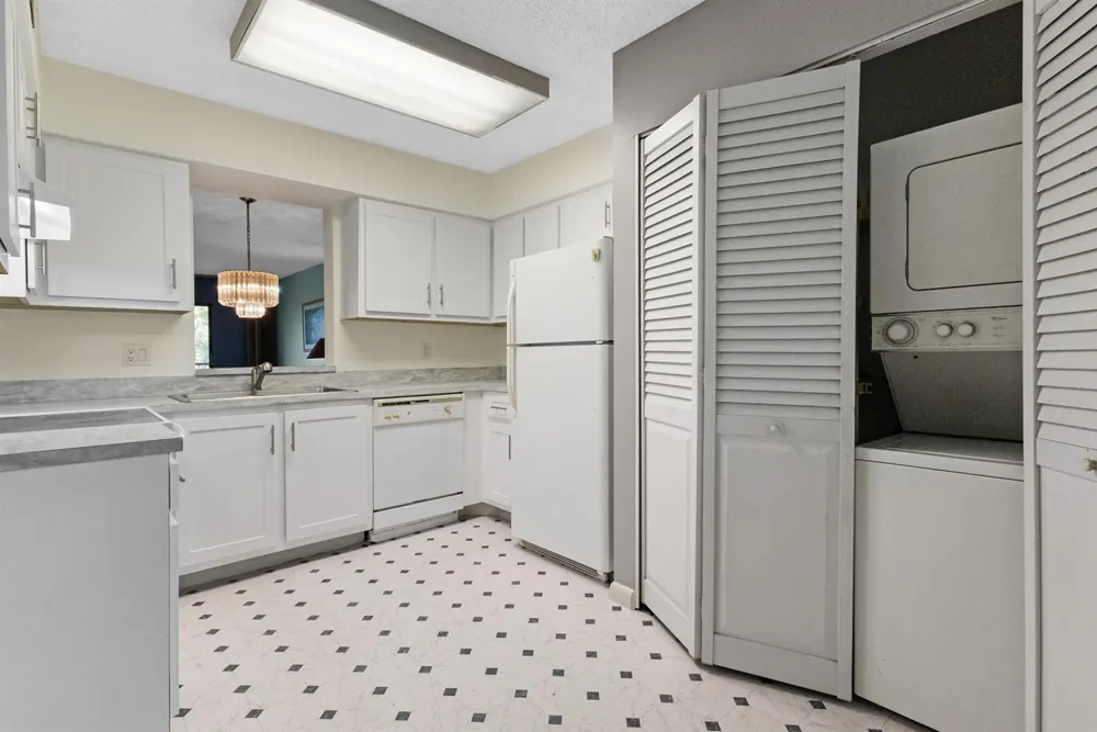 2209 S Cypress Bend Drive #507 Pompano Beach, FL 33069