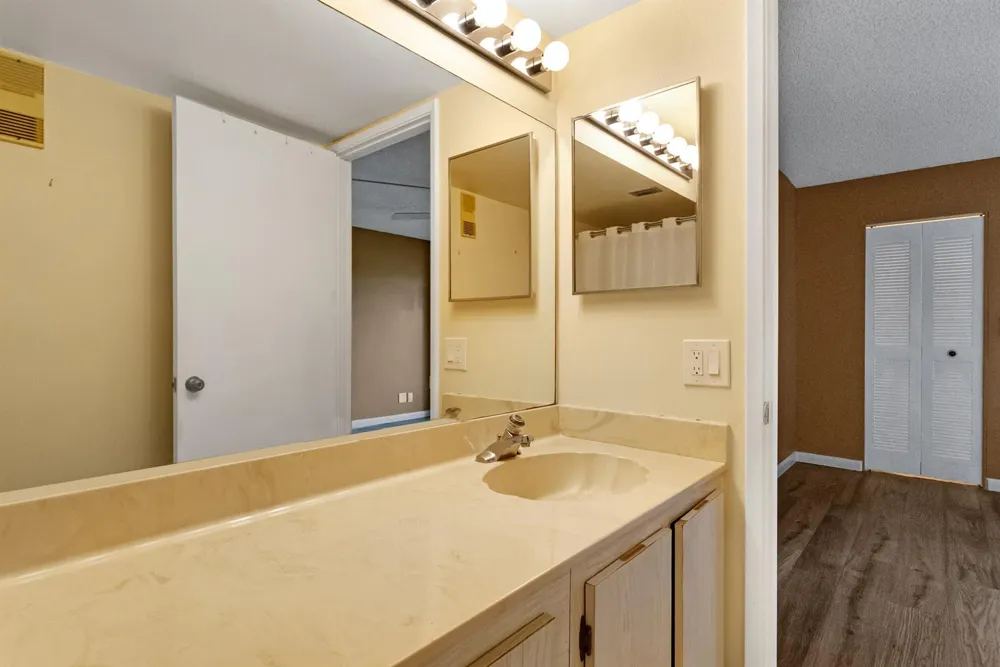 2209 S Cypress Bend Drive #507 Pompano Beach, FL 33069