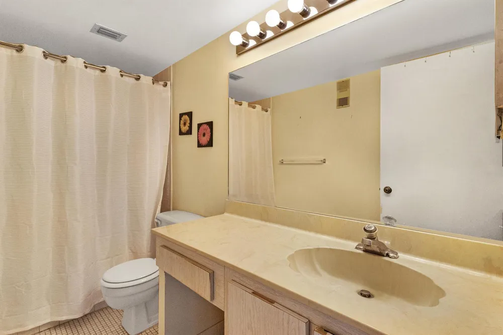 2209 S Cypress Bend Drive #507 Pompano Beach, FL 33069