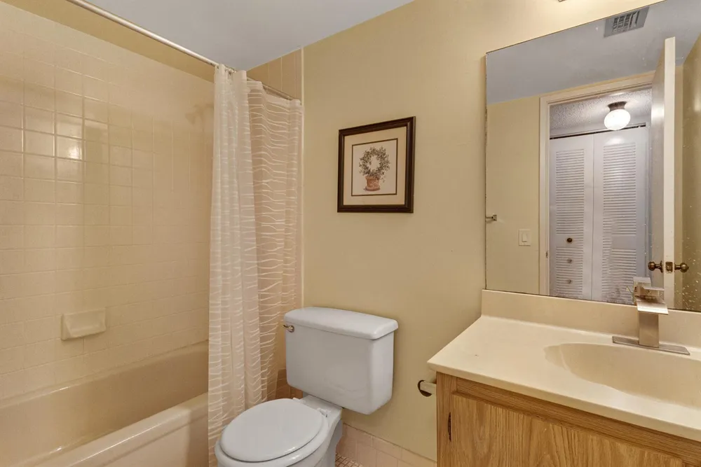 2209 S Cypress Bend Drive #507 Pompano Beach, FL 33069
