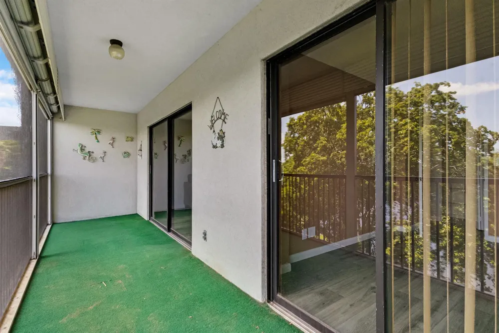 2209 S Cypress Bend Drive #507 Pompano Beach, FL 33069