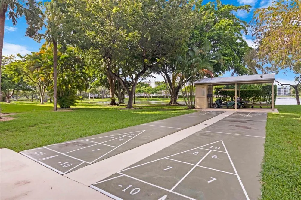 2209 S Cypress Bend Drive #507 Pompano Beach, FL 33069