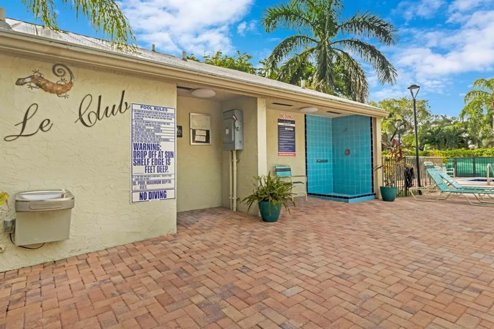 2209 S Cypress Bend Drive #507 Pompano Beach, FL 33069