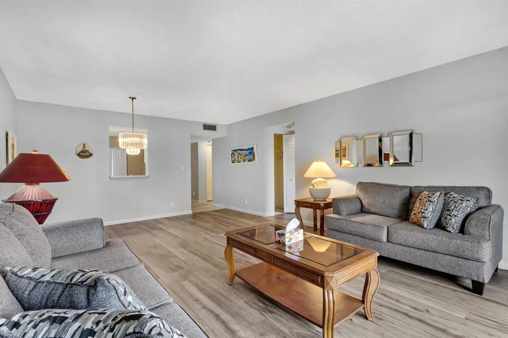 2209 S Cypress Bend Drive #507 Pompano Beach, FL 33069