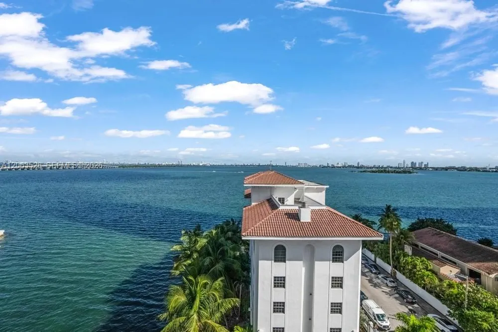 601 NE 27th St #1505 Miami, FL 33137