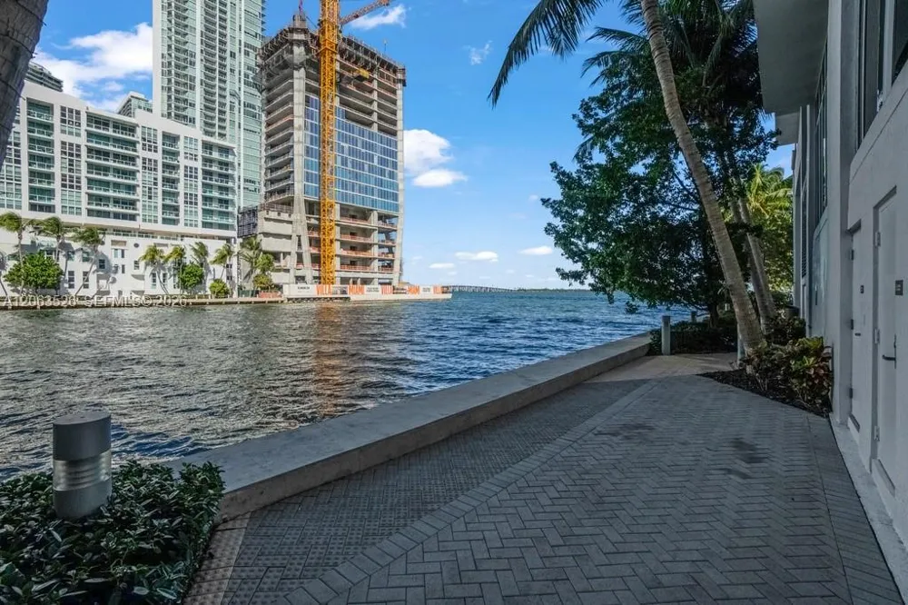 601 NE 27th St #1505 Miami, FL 33137