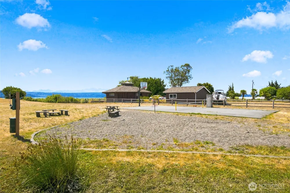 37767 Vista Key Drive NE Hansville, WA 98340