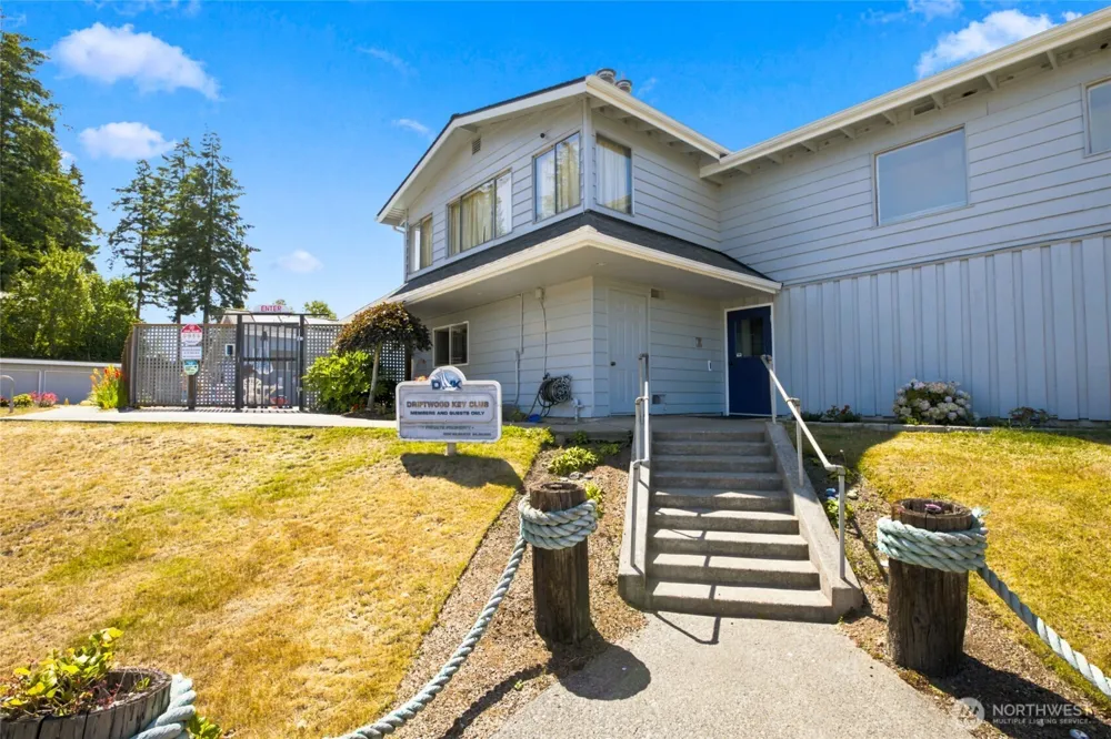 37767 Vista Key Drive NE Hansville, WA 98340