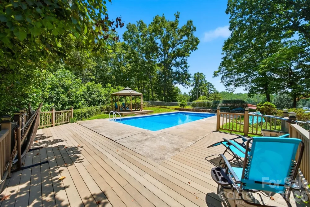1924 Braswell Place Lenoir, NC 28645