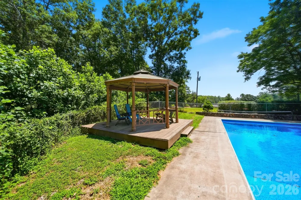 1924 Braswell Place Lenoir, NC 28645