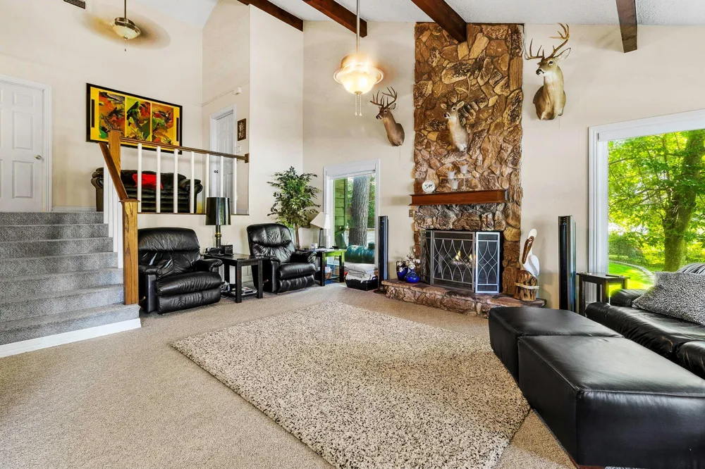 305 Lakeshore Dr Onalaska, TX 77360