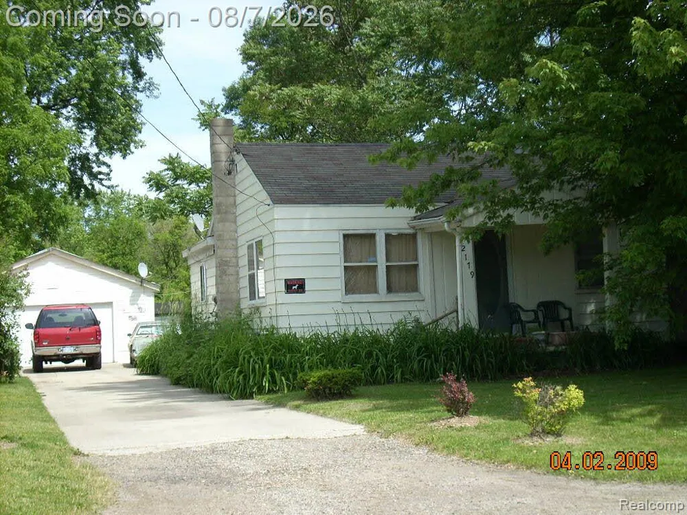 2179 S Term Street Burton City, MI 48519