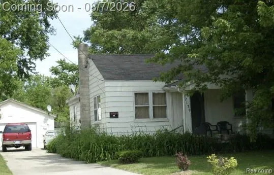 2179 S Term Street Burton City, MI 48519