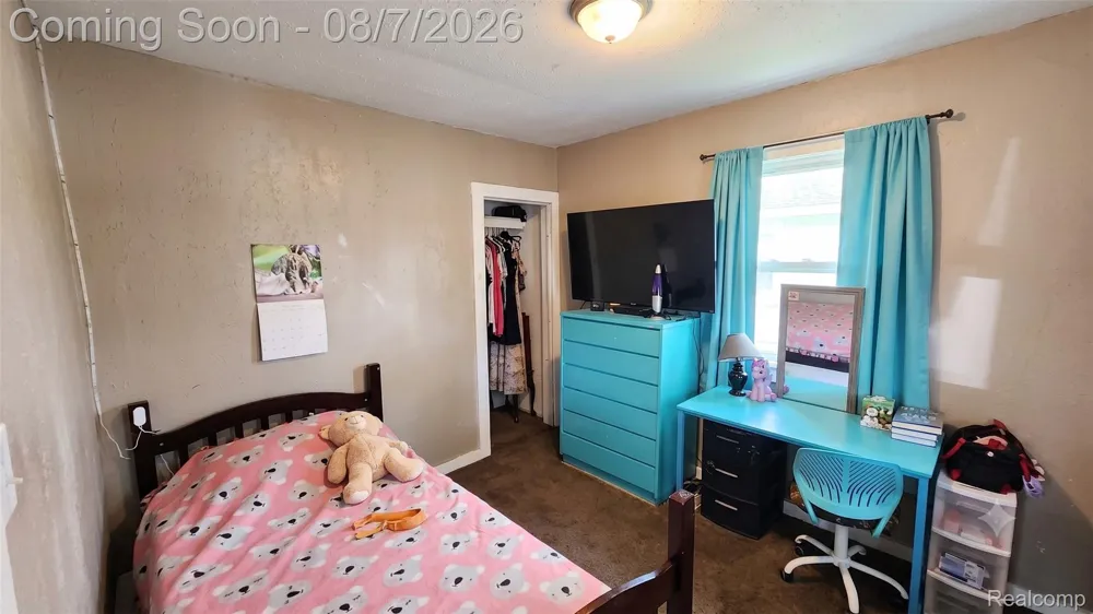 2179 S Term Street Burton City, MI 48519