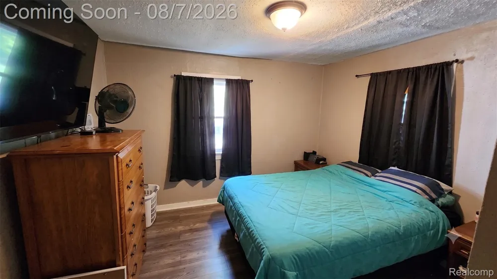 2179 S Term Street Burton City, MI 48519