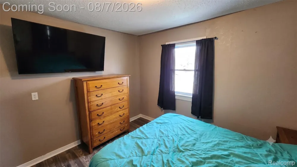 2179 S Term Street Burton City, MI 48519