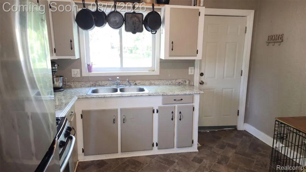 2179 S Term Street Burton City, MI 48519