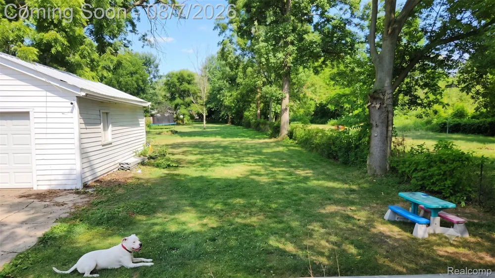 2179 S Term Street Burton City, MI 48519