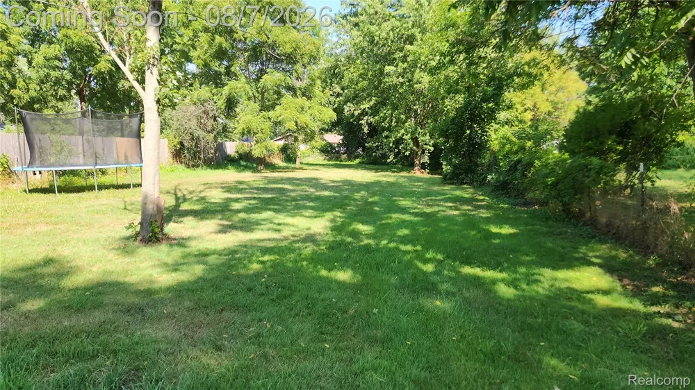 2179 S Term Street Burton City, MI 48519