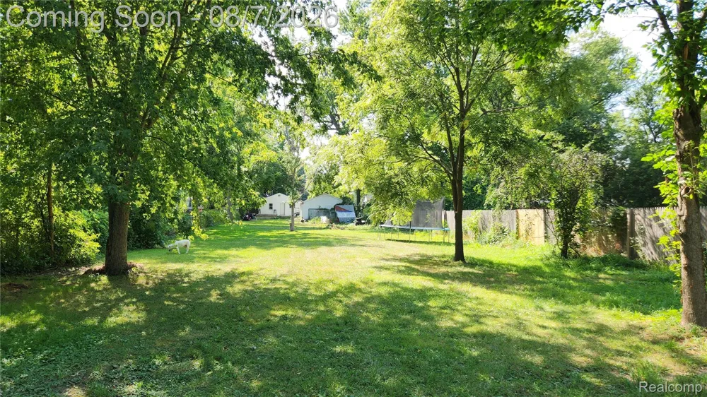 2179 S Term Street Burton City, MI 48519
