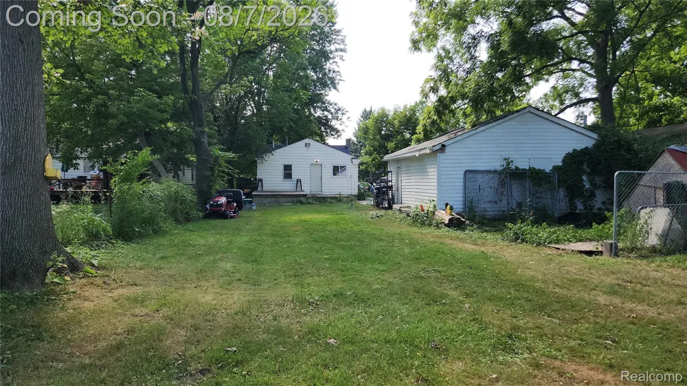 2179 S Term Street Burton City, MI 48519