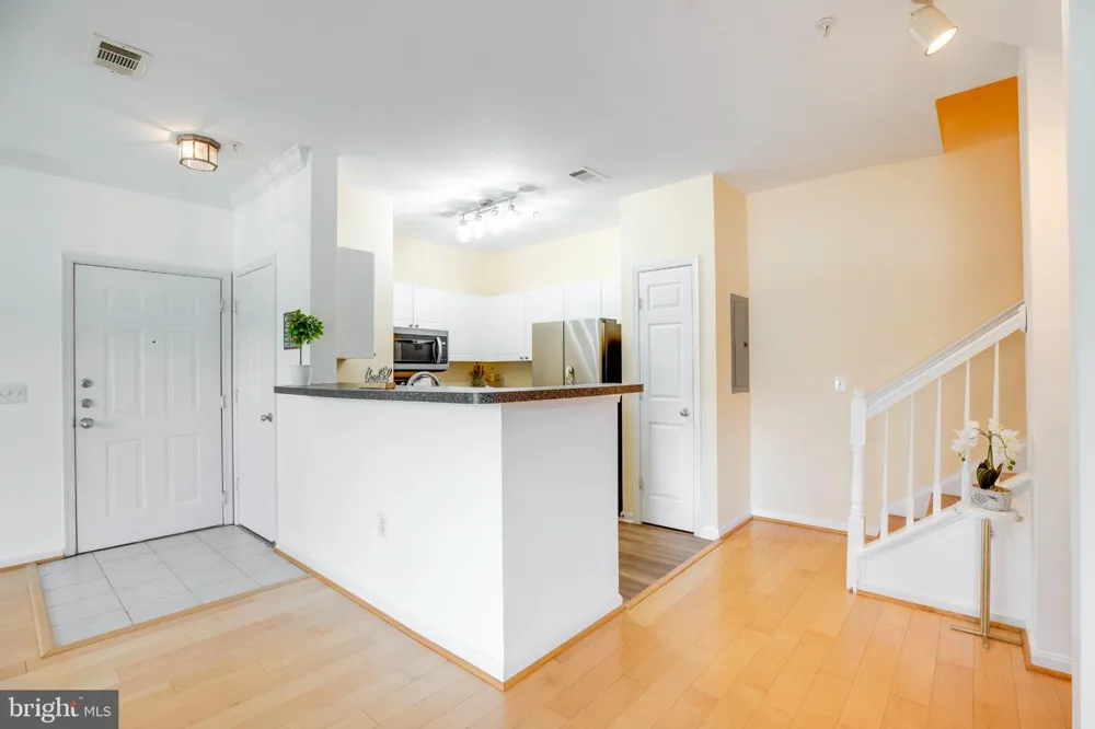 11321 ARISTOTLE DRIVE #3-303 Fairfax, VA 22030