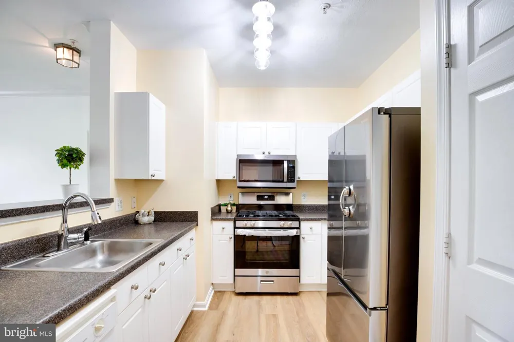 11321 ARISTOTLE DRIVE #3-303 Fairfax, VA 22030