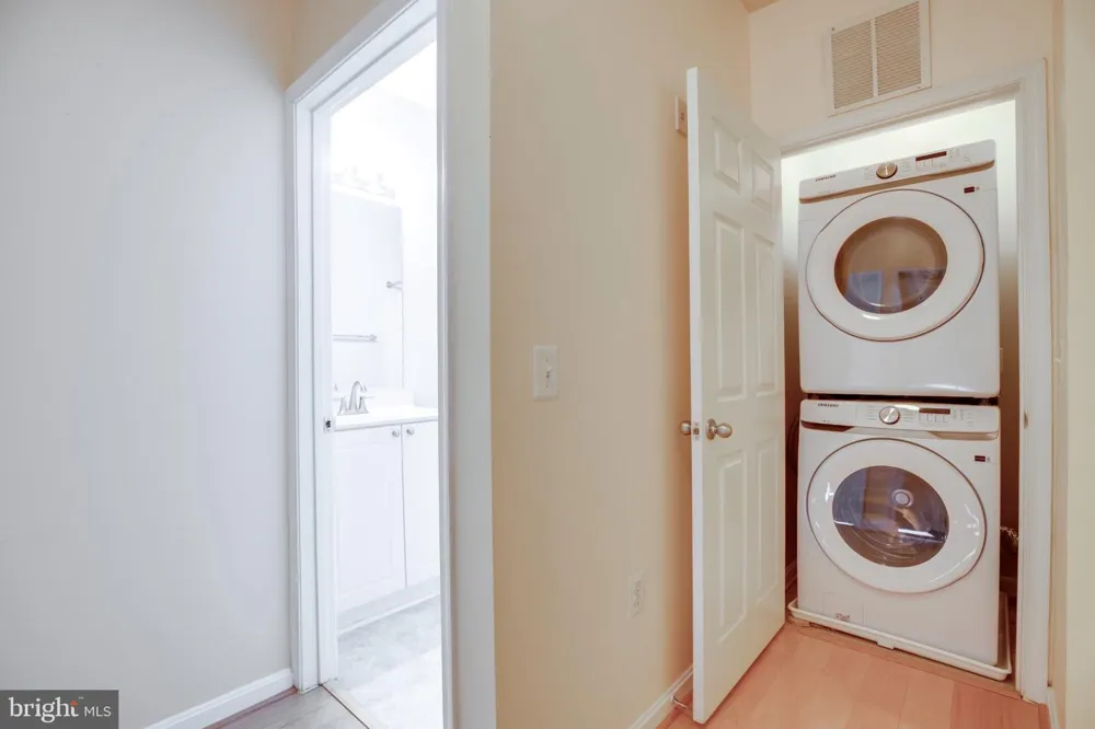 11321 ARISTOTLE DRIVE #3-303 Fairfax, VA 22030
