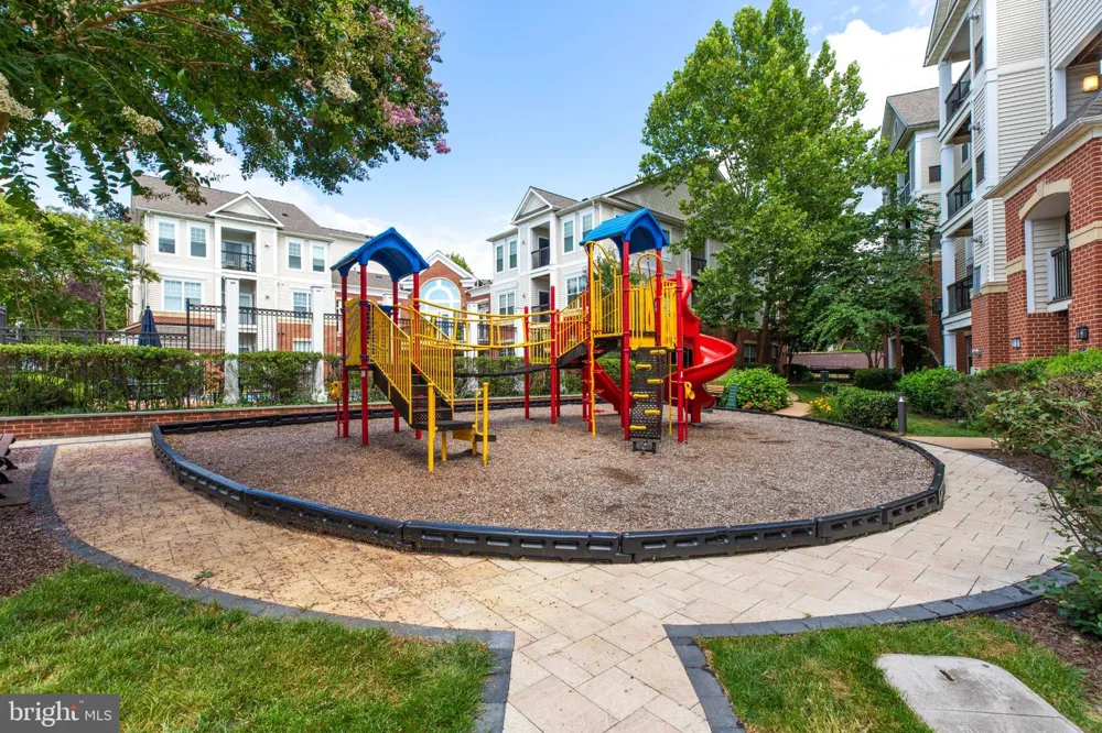 11321 ARISTOTLE DRIVE #3-303 Fairfax, VA 22030