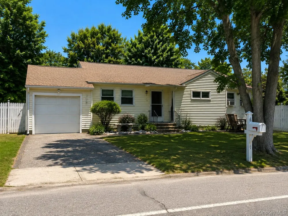 643 Jayne Boulevard Port Jefferson Station, NY 11776