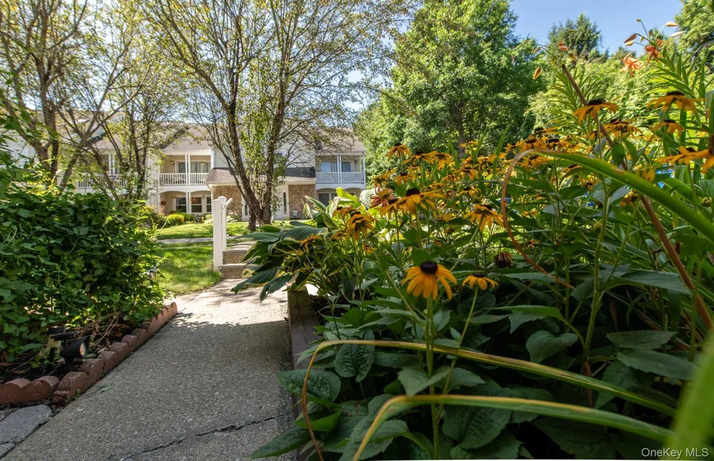 6 Burnham Court Fishkill, NY 12524