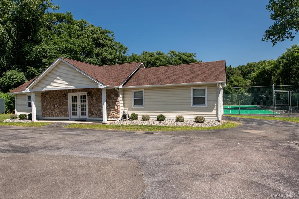 6 Burnham Court Fishkill, NY 12524