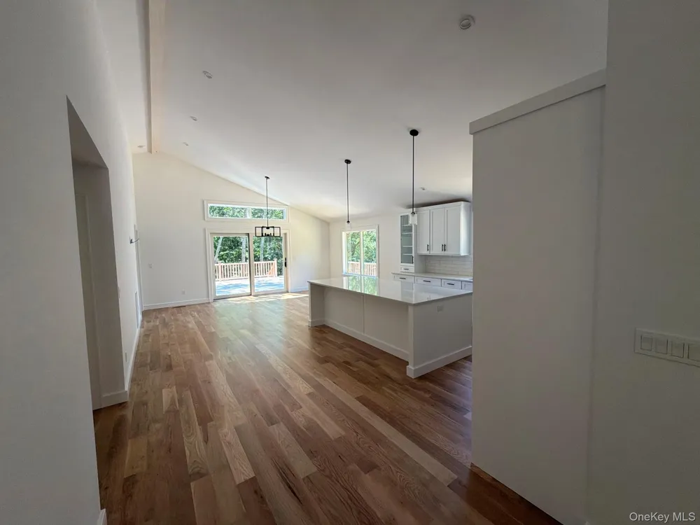 17 Bittersweet Avenue Hampton Bays, NY 11946