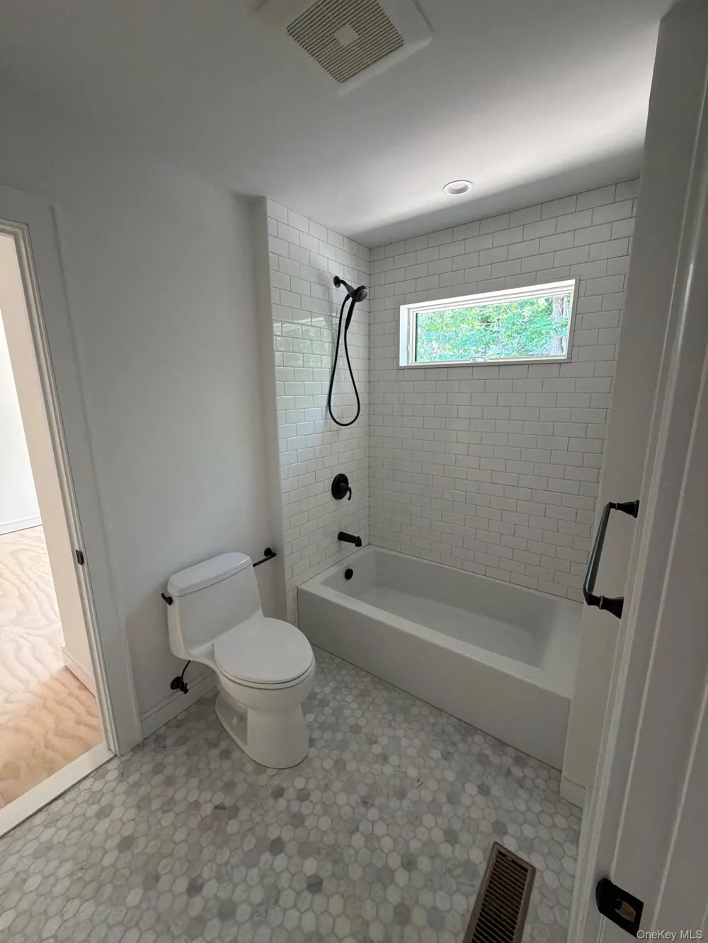 17 Bittersweet Avenue Hampton Bays, NY 11946