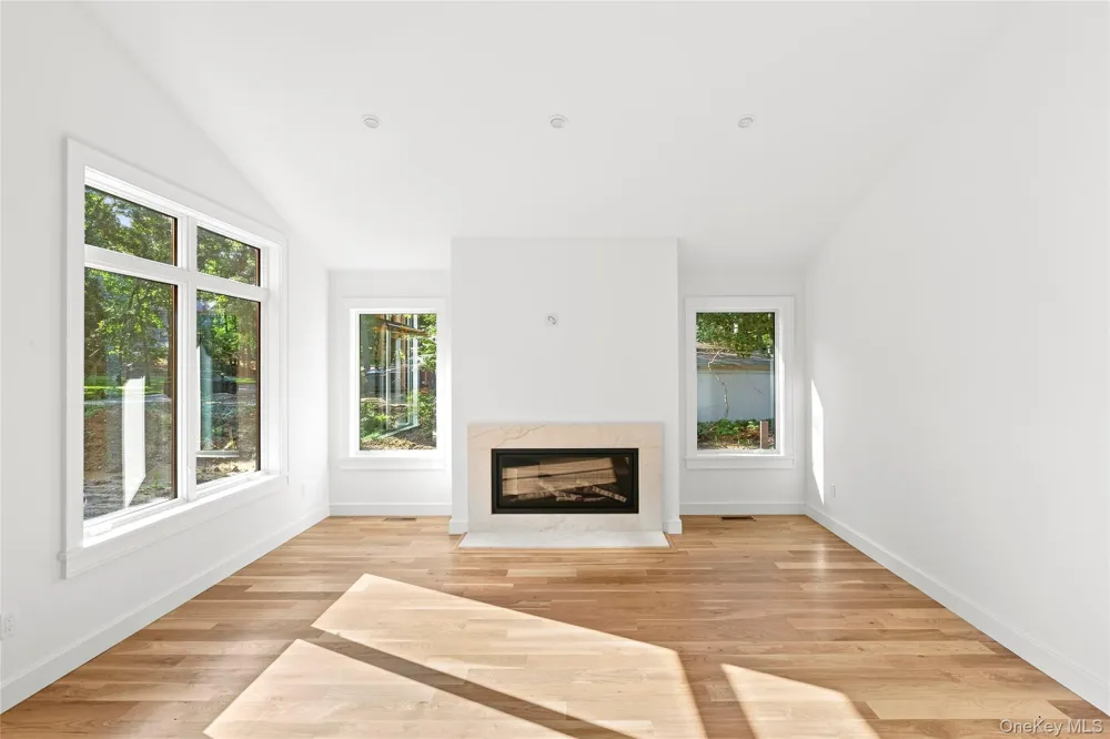 17 Bittersweet Avenue Hampton Bays, NY 11946
