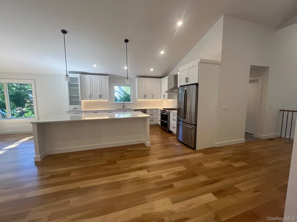 17 Bittersweet Avenue Hampton Bays, NY 11946