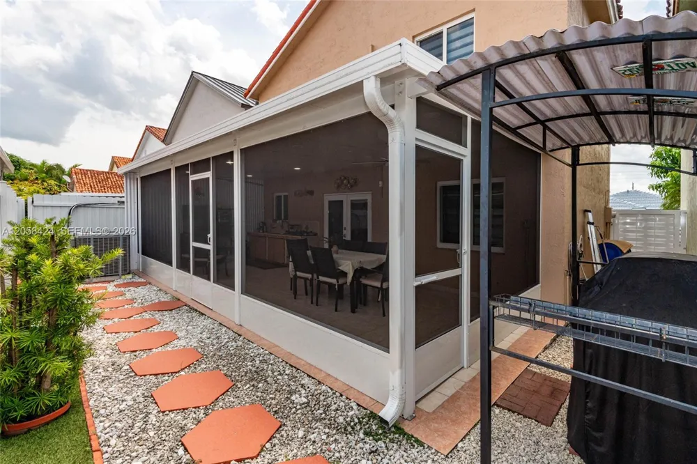 11559 SW 7th St Sweetwater, FL 33174